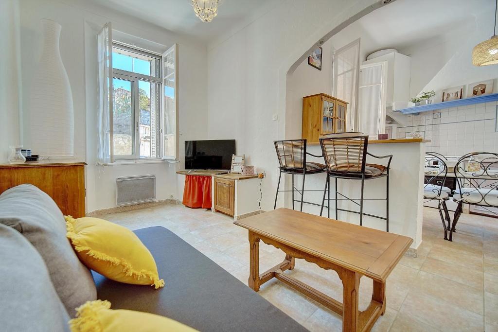 Appartement IMMOGROOM - Cosy Apartment - Quiet Place - Provencal style 27 Boulevard du Moulin, 06400 Cannes