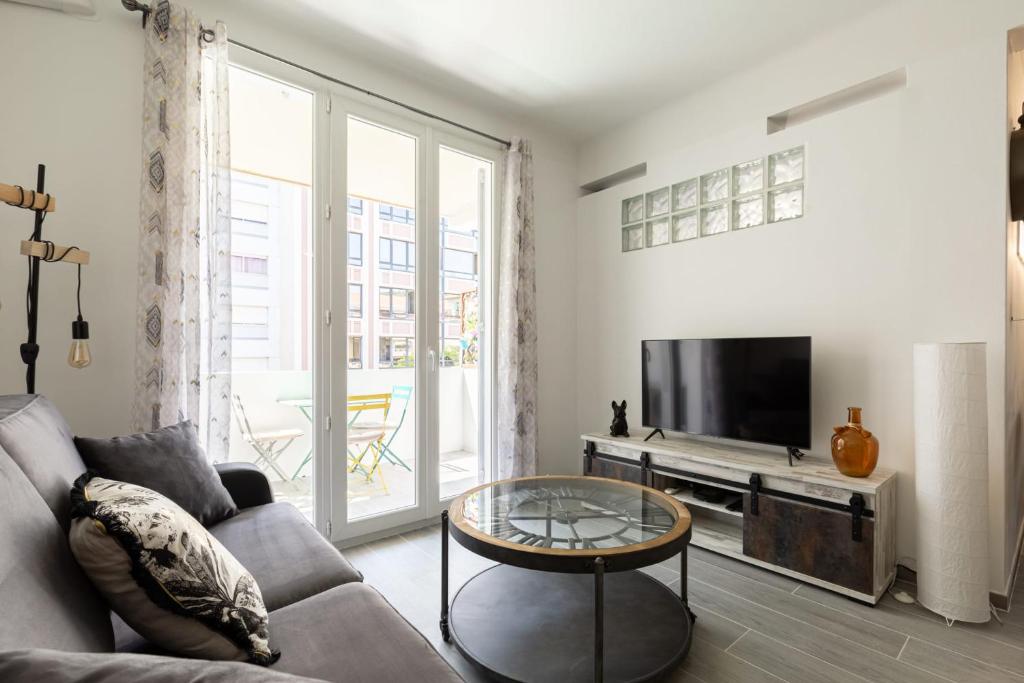 Appartement IMMOGROOM - Rénové - Terrasse - Clim - Calme - Carnot 34-36 rue Shakespeare, 06400 Cannes