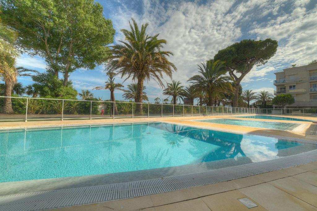 Appartement IMMOGROOM - Sea view - Terrace- Swimming-Pool - 1 min from the beach 20,26 boulevard du midi, 06150 Cannes