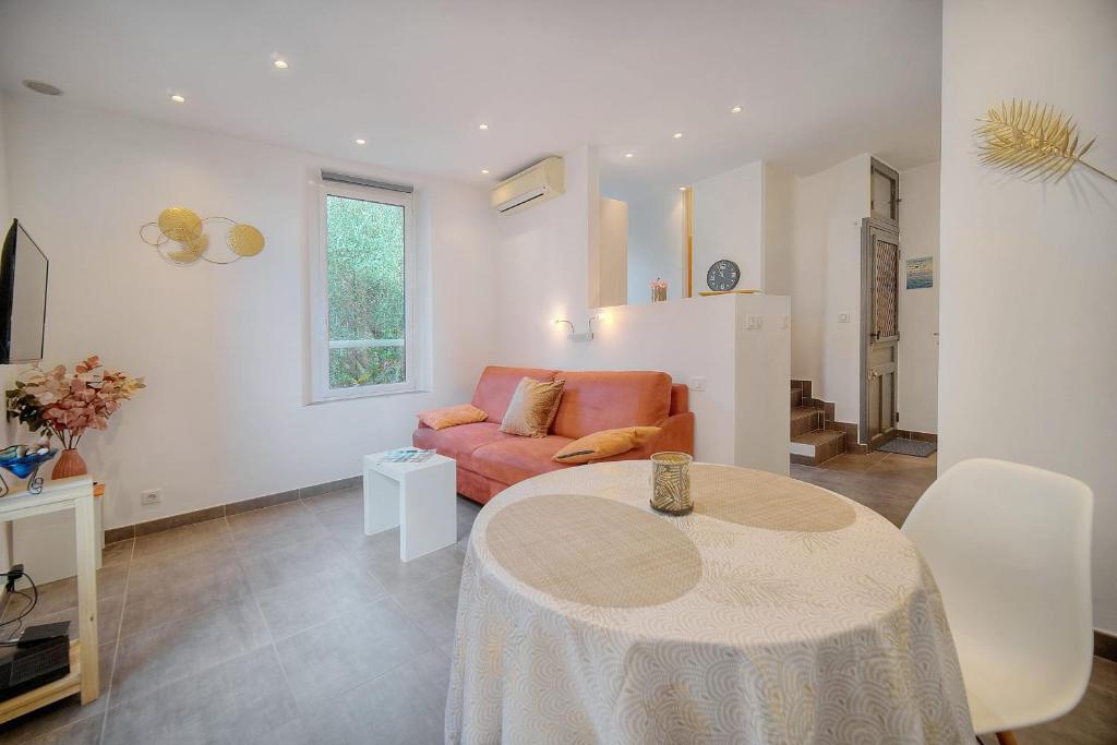 Appartement IMMOGROOM - Studio in the heart of the old town - AC - Wifi 1 2ème rue du Barri, 06400 Cannes