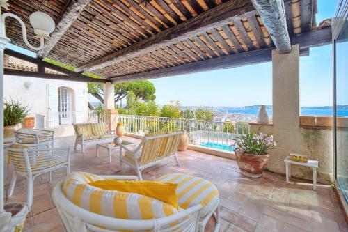 Villa IMMOGROOM- Top of villa 250m2 - Garden - Pool - Sea view - Parking - Wifi 211 chemin de la colline Vallauris