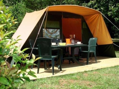 Tente de luxe Ingerichte de waard tent 4 pp 4 Ternairols, 11340 Camurac