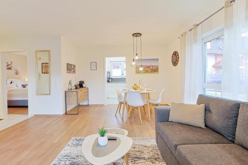 Appartement INhome: Garten - Terrasse - Parkplatz - Netflix Kastanienweg 1 EG Kirchberg an der Jagst