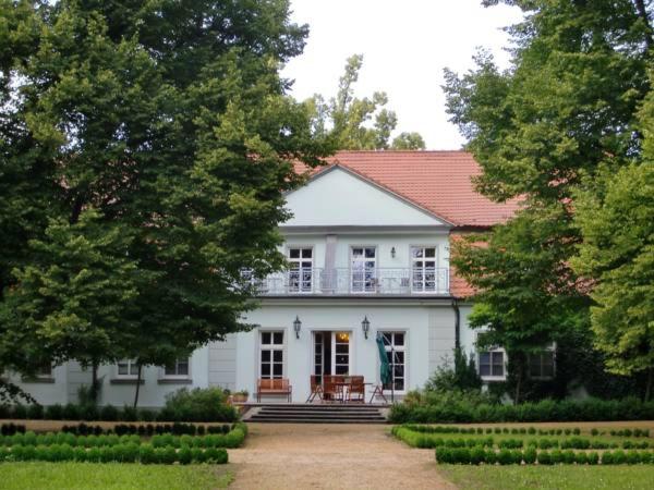 B&B / Chambre d'hôtes Internat Schloss Spiegelberg Spiegelberg 43, 16845 Neustadt