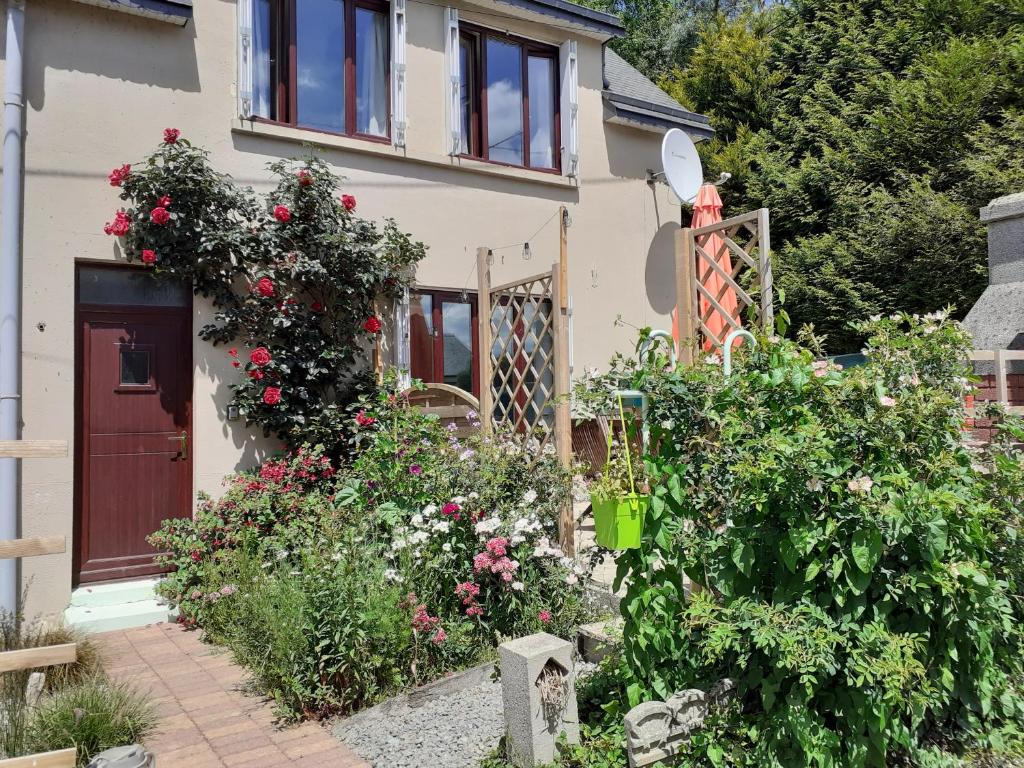 Maison de vacances Inviting 3-Bed House in langourla brittany 7 le cran, 22330 Langourla