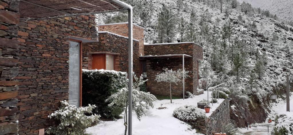 Maisons de vacances InXisto Lodges C.M.1354 Chãs d'Égua s/n, 6285-012 Piódão