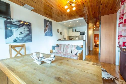 Appartement ISR23 - Superbe appartement, centre ville, proche pistes et commerces Montée du Thovex Val dʼIsère