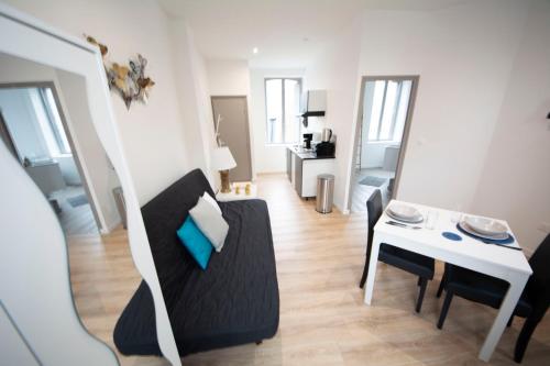 IVOIRIA !!! SUBLIME Studio HOME STAGING AU CENTRE VILLE !!! Saint-Quentin france