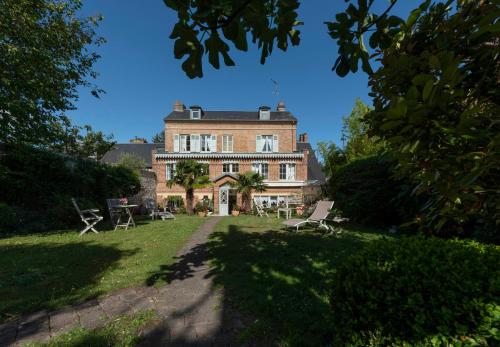 B&B / Chambre d'hôtes Jane'Laur Bed & Breakfast 33, rue Bourdet Honfleur