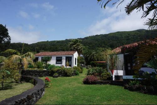 B&B / Chambre d'hôtes Jardim do Triângulo - Alojamento local Estrada Regional 91 Manadas