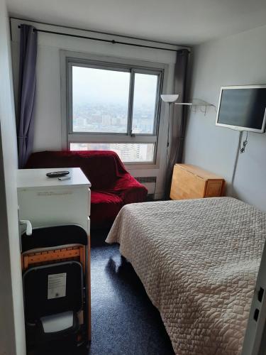 Appartement Jeune retraitée chercher locataire 36 Avenue d'Italie Paris