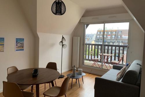 Appartement JOLI 41 m avec wifi et BALCON proche de la PLAGE 23 Bd Mauger Deauville