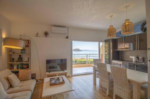 Appartement JOLI 51 m avec TERRASSE-PISCINE et Vue sur la MER 274 Route des Escales Saint-Raphaël