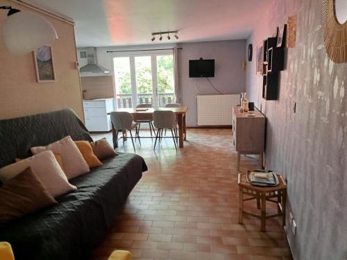 Joli appartement avec balcon, jardin et garage - vue sur montagne Bagnères-de-Bigorre france