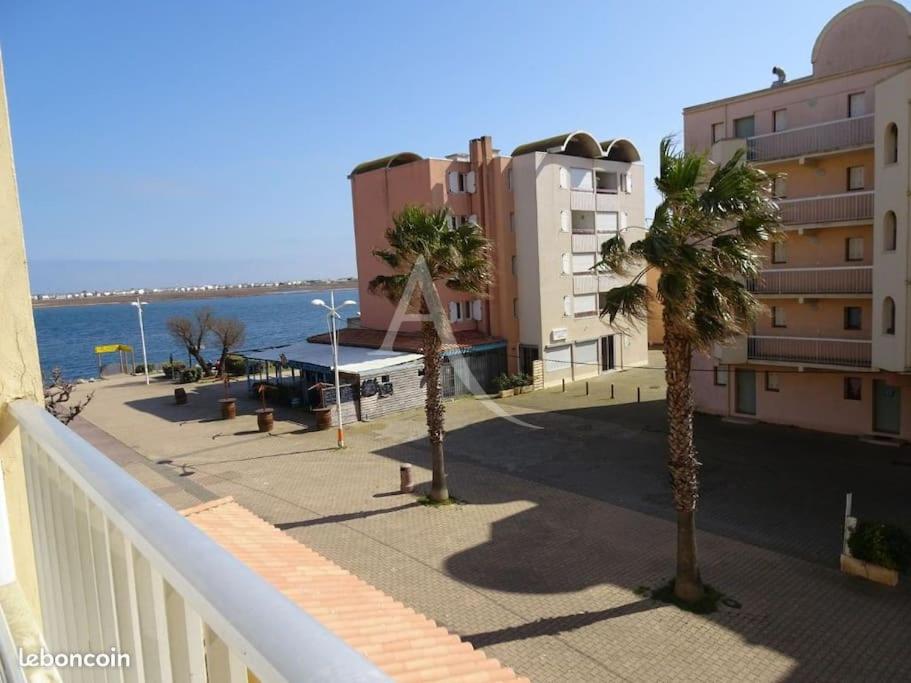 Appartement Joli appartement avec grande et belle terrasse, au pied de la plage du Grazel! 156 Place de la Bonance, 11430 Gruissan