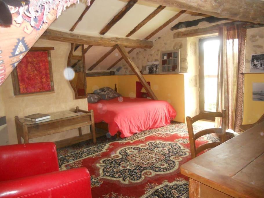 B&B / Chambre d'hôtes Joli Bois 11 lieu-dit Beaubost, 16420 Montrollet