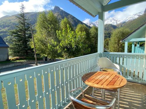 Joli chalet 60m2 proche du centre. parking. balcon Cauterets france