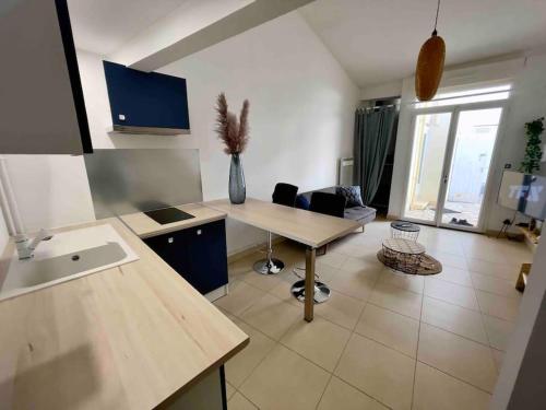 Appartement Joli Duplex ambiance « Surfeur » 20 Rue Paulet Nîmes