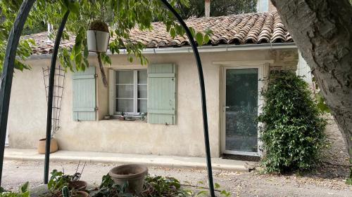 Maison d'hôtes Joli mazet à Nîmes au cœur de la garrigue 685 Chemin du mas Christol Nîmes