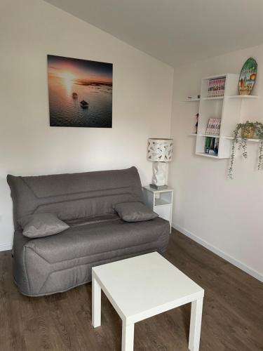 joli studio neuf tout equipé, wifi Biganos france