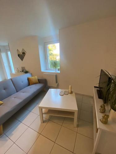 Appartement Joli t2 à 2 pas du centre ville Rez de jardin 184 Route de Pont l'Abbé Quimper