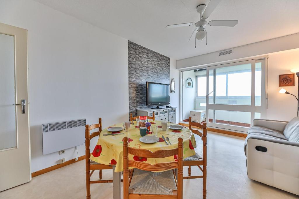 Appartement Joli T2 bord de mer - St Hilaire de Riez Avenue de l'Albatros, 35, 85270 Plage-des-Demoiselles