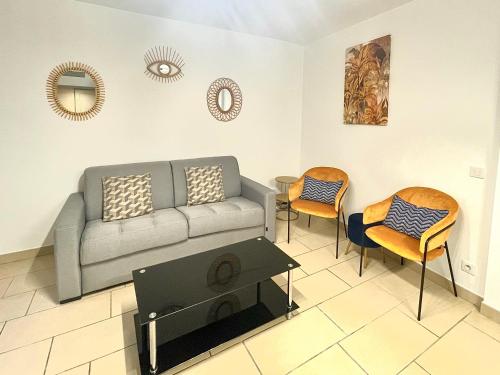 Appartement Jolie 3 pièces avec terrasse au vieux port, à 2 pas des plages et du palais. 10 Rue de la Rampe Cannes