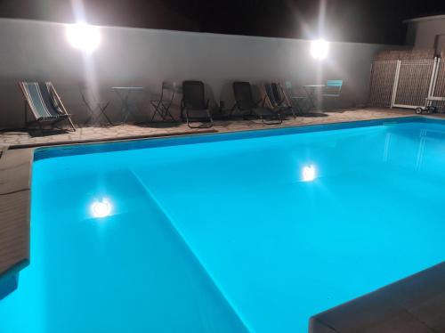 Jolie dépendance - terrasse privée et piscine ! La Rochelle france