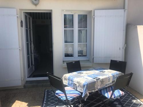 Jolie maison bien équipée, pour 2 ou 4 personnes Saint-Gilles-Croix-de-Vie france