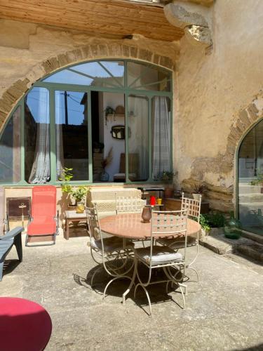 Villa Jolie maison de village pleine de charme 2 Rue du Pont de Roche Aubais