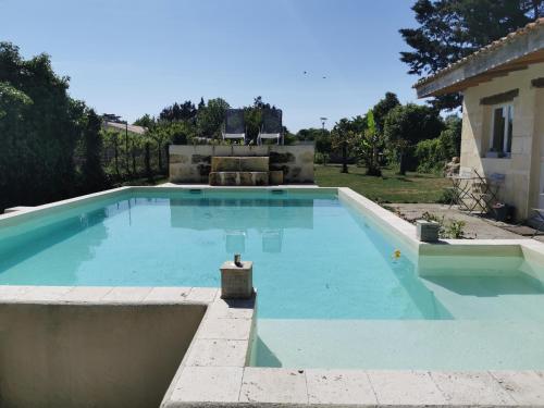 Maison de vacances Jolie villa avec piscine dans le St emilionnais 9 route de saint pey d armens Sainte-Terre