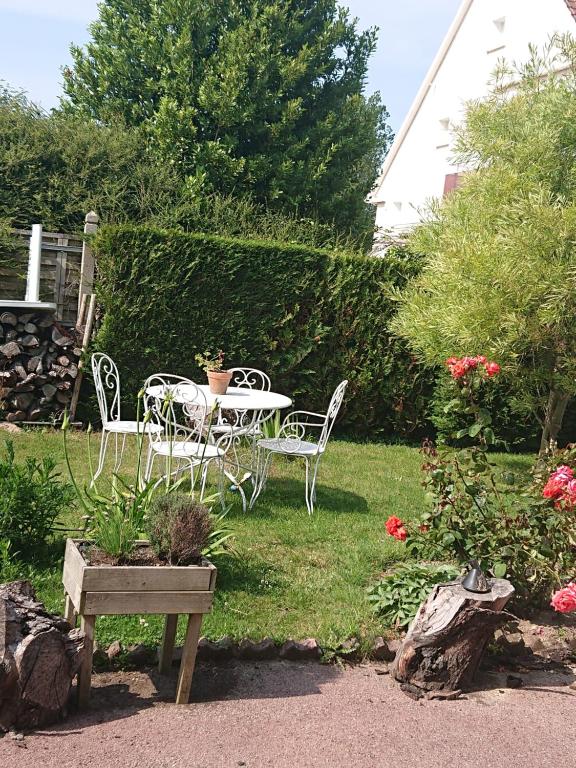 B&B / Chambre d'hôtes JOYEUX REVEIL 10 RUE PIERRE VILLEY, 14470 Courseulles-sur-Mer