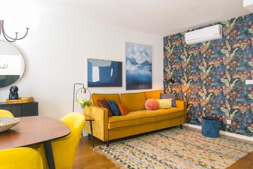 Appartement JP40 - Secret 2 bedrs spot in the heart of the antiques! Rua de São Bento 562-2ºdto Lisbonne