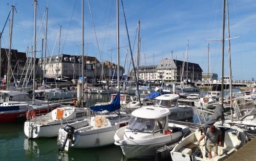 Appartement JUNO 44 RUE DU 8 MAI  APPARTEMENT 8W Courseulles-sur-Mer