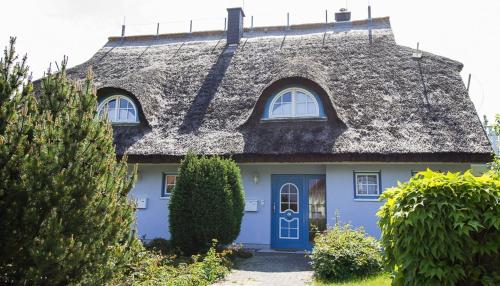 Maison de vacances Kapitänshaus Kittler - Die Große Freiheit - DHH Lindenweg 14 Wiek auf Rügen