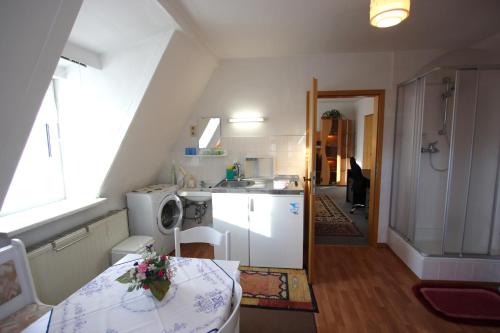 Appartement Karin's behagliche Ferienwohnung Schulstraße 14 Benshausen
