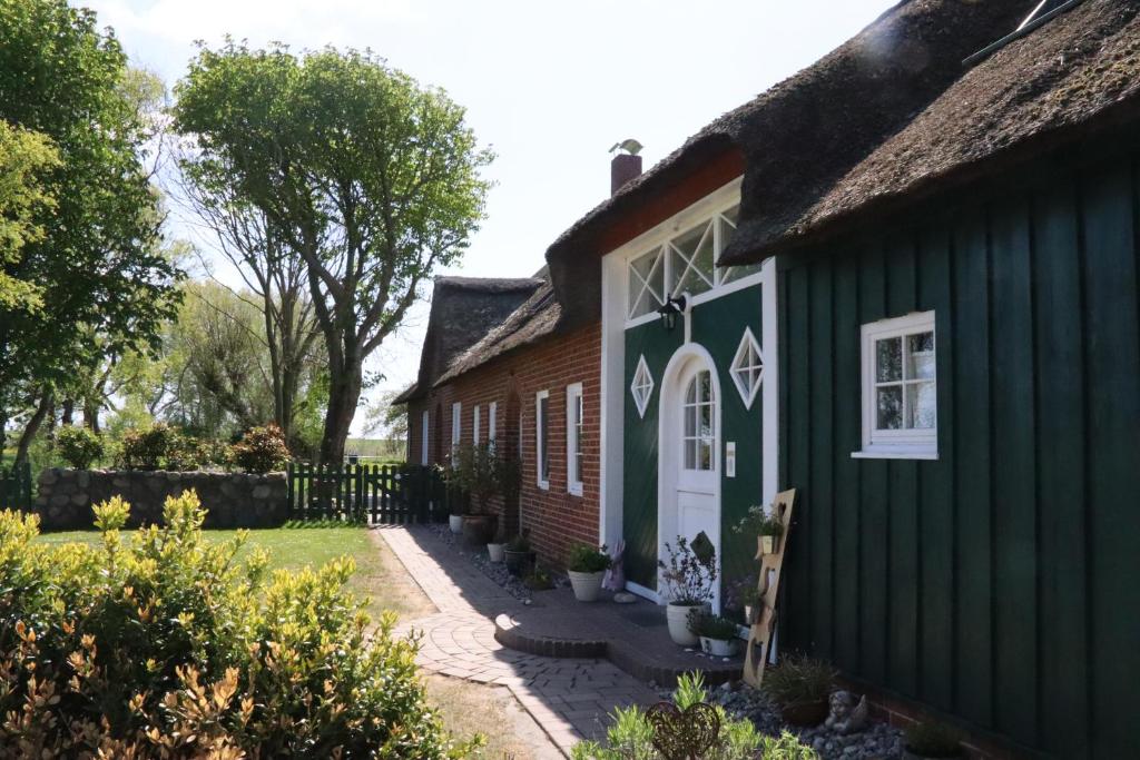 Appartements Kastanienhof 8 Koogstraße, 25881 Tümlauer Koog