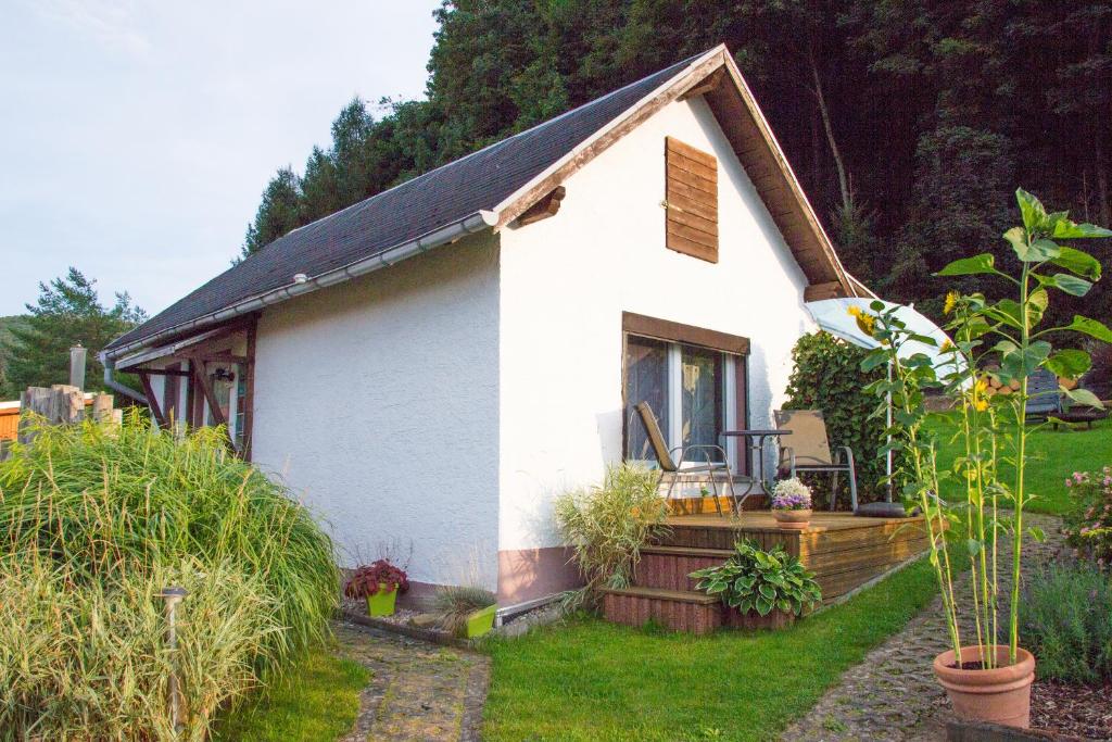 Maison de vacances Kleines Ferienhaus zu Füßen des Rennsteigs 10 Burgstraße, 99842 Ruhla