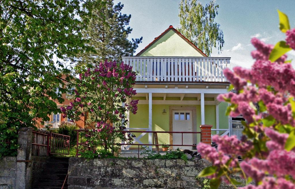 Maison de vacances Kleines Häuschen - Ferien in Cossebaude Obere Bergstraße 5, 01156 Dresde