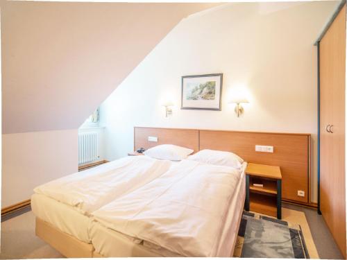 Appartement Komfort Appartement mit 1 Schlafzimmer und Balkon im Dachgeschoss 234 Dollahner Straße 55 Binz