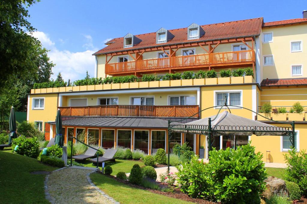 Hôtel Kultur & SPA Hotel Das Götzfried Wutzlhofen 1, 93057 Ratisbonne