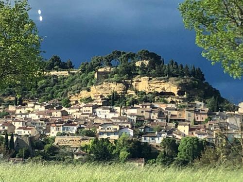 L'AMANDERAIE à côté de LOURMARIN en LUBERON Cadenet france