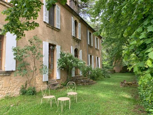 Séjour chez l'habitant L’ancien couvent de Monsac L’ancien couvent , le bourg Monsac