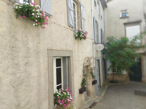 B&B / Chambre d'hôtes L'Ancienne Boulangerie 20 Rue St Genes Caunes-Minervois