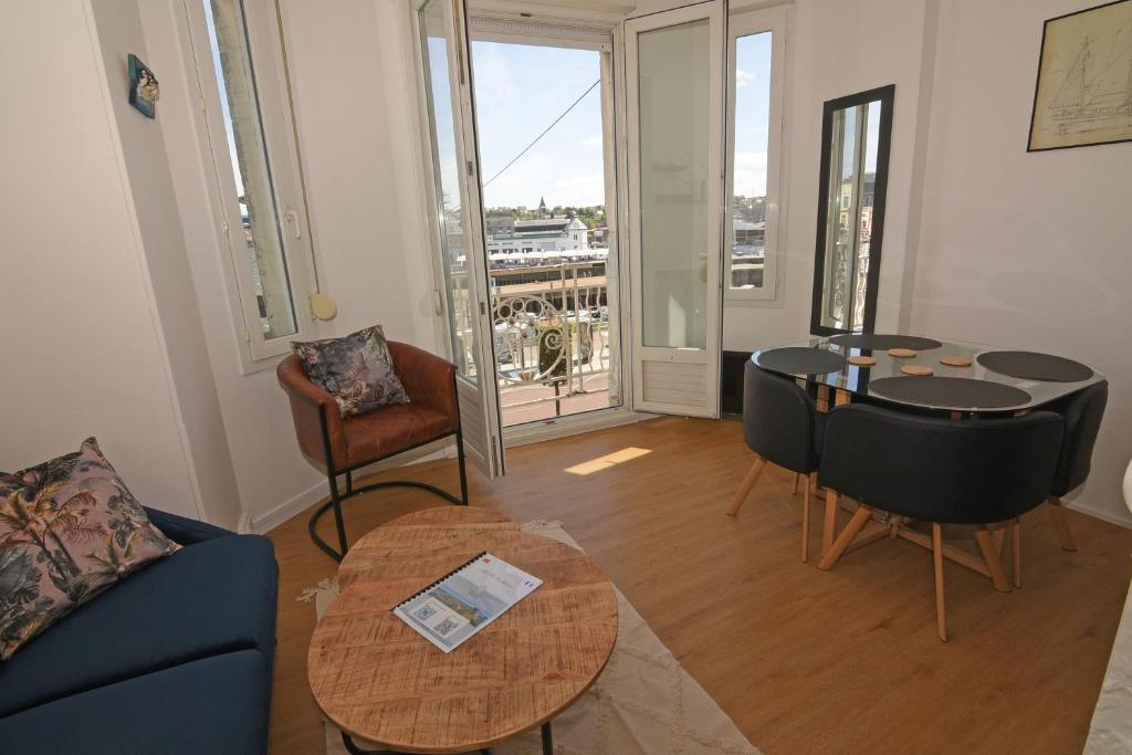 Appartement L'Ango appartement triplex vue port 4 Quai Duquesne, 76200 Dieppe