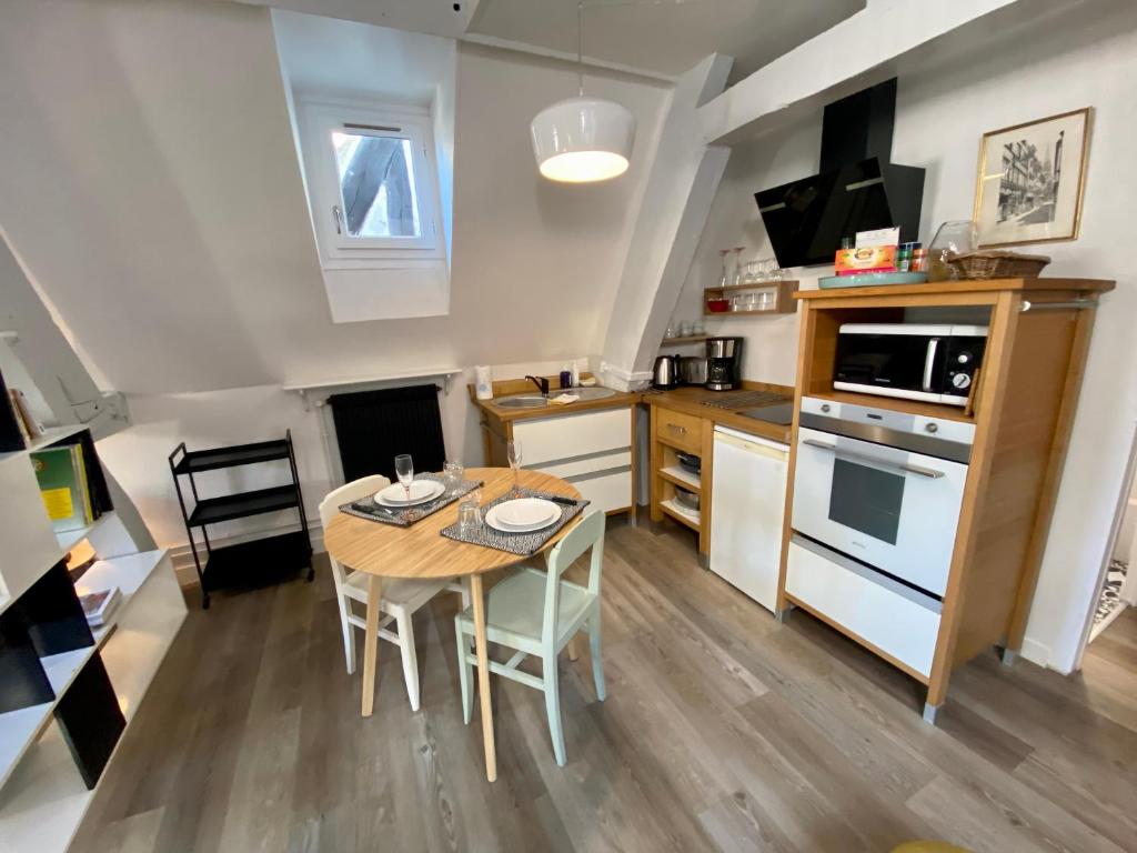 Appartement L'antiquaire - superbe logement hypercentre 2 Rue des Chanoines, 76000 Rouen