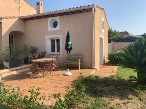 Appartement L'APARTE - le studio Les Vignes 90 IMPASSE DES CHRYSALIDES Chemin des Cerisiers Pignans