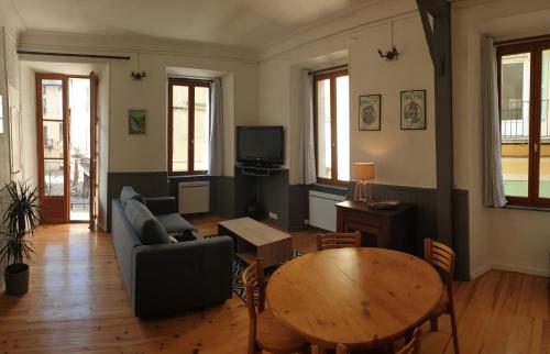 Appartement L'appart aux volets rouges 15 Rue Saint-Jacques Saint-Bonnet-en-Champsaur