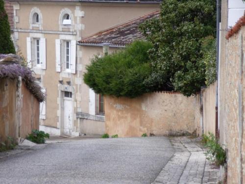 Appartement L'APPART-ROUTE DES THERMES 4 Rue de l'Église Chevanceaux