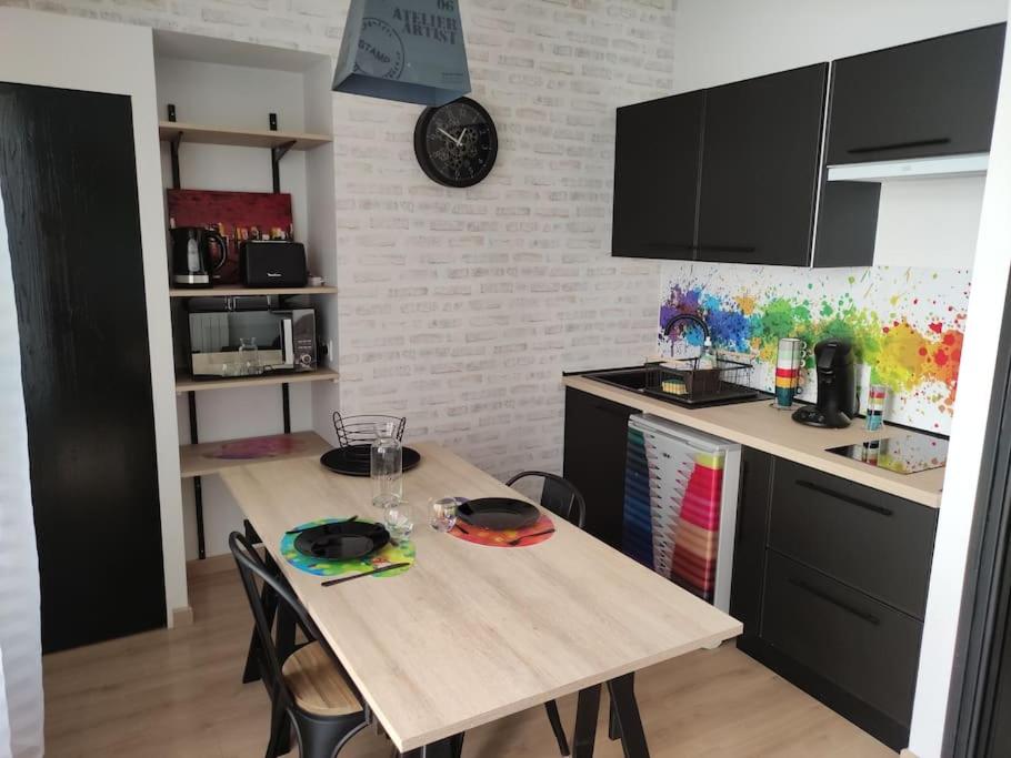 Appartement L'Atelier de l'Artiste - Moulins Cœur de ville 21 Rue Diderot, 03000 Moulins